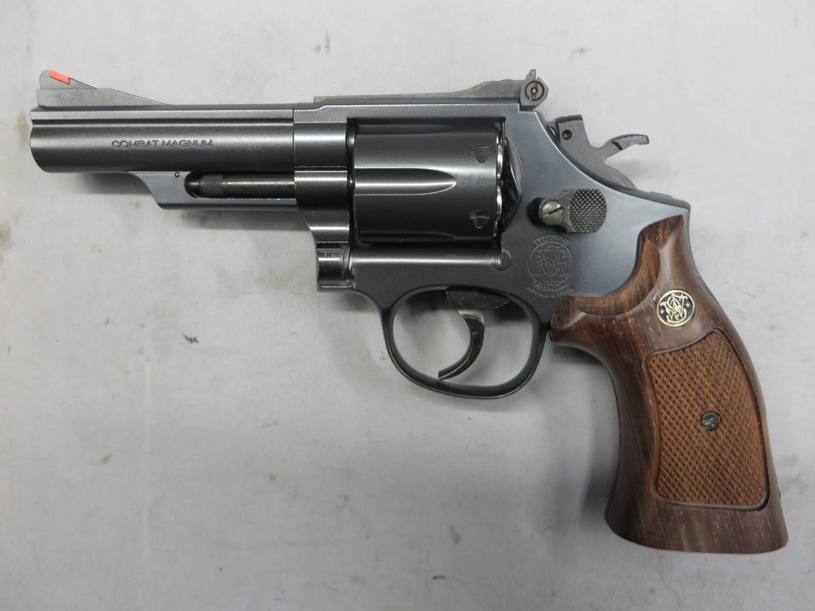 【東京マルイ】S&W M19 コンバットマグイナム 4in・木製グリップ・24連射 ガス リボルバー