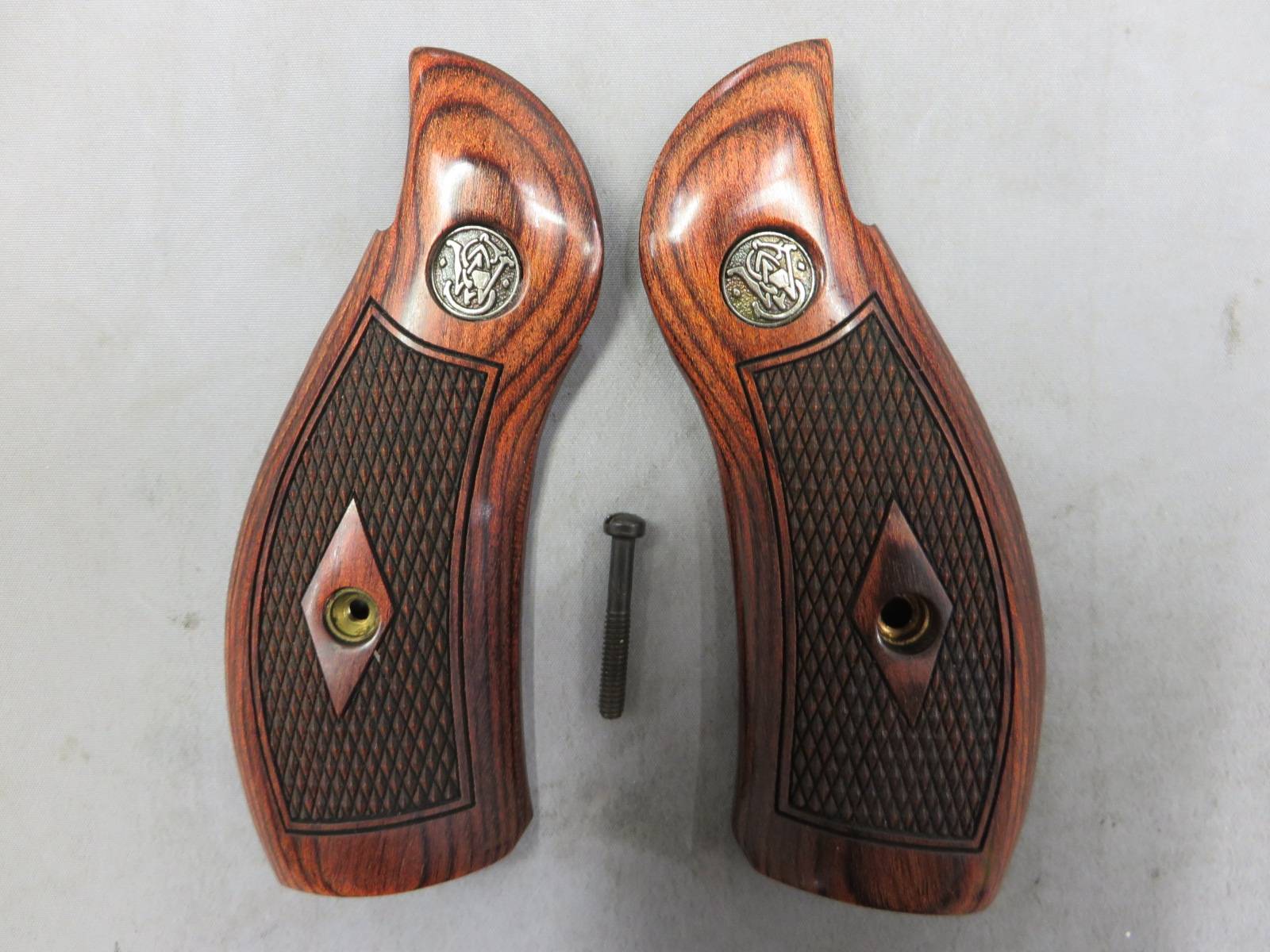 【アルタモント】S&W Kフレーム メダリオン チェッカー グリップ