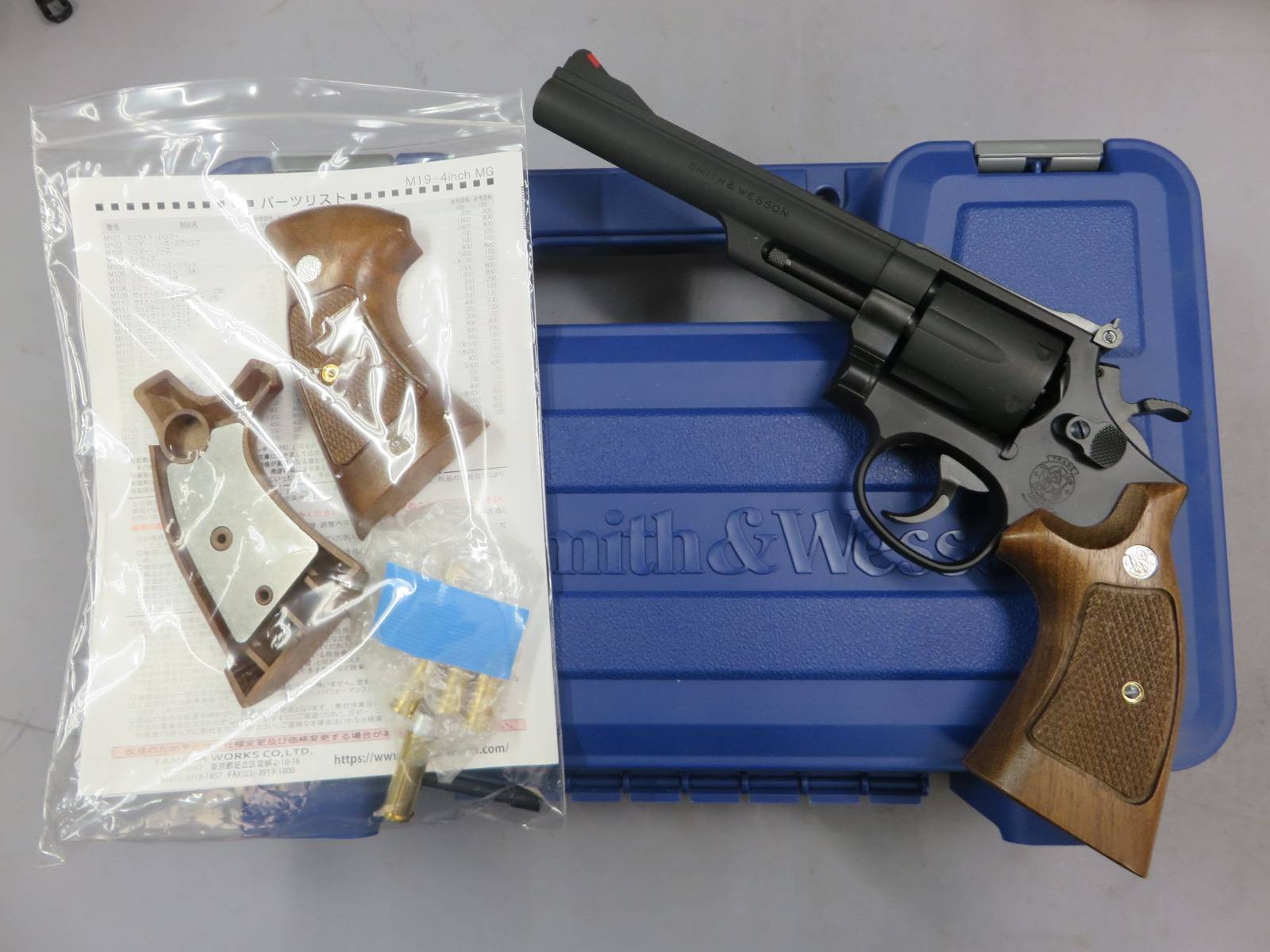 【タナカ】S&W M19 コンバットマグナム 6in HW Ver.3・+Weight木製グリップ・S&Wガンケース   モデルガン