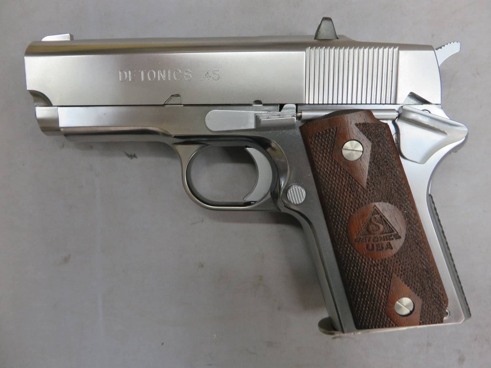 【CAW】 デトニクス カスタム 3・デトニクス USA モデル・木製グリップ  モデルガン