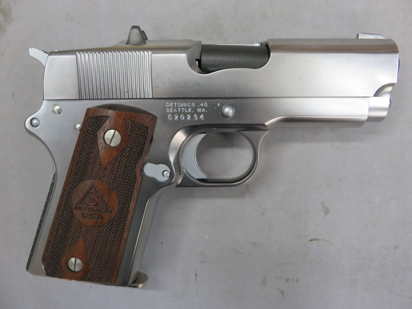 【CAW】 デトニクス カスタム 3・デトニクス USA モデル・木製グリップ  モデルガン