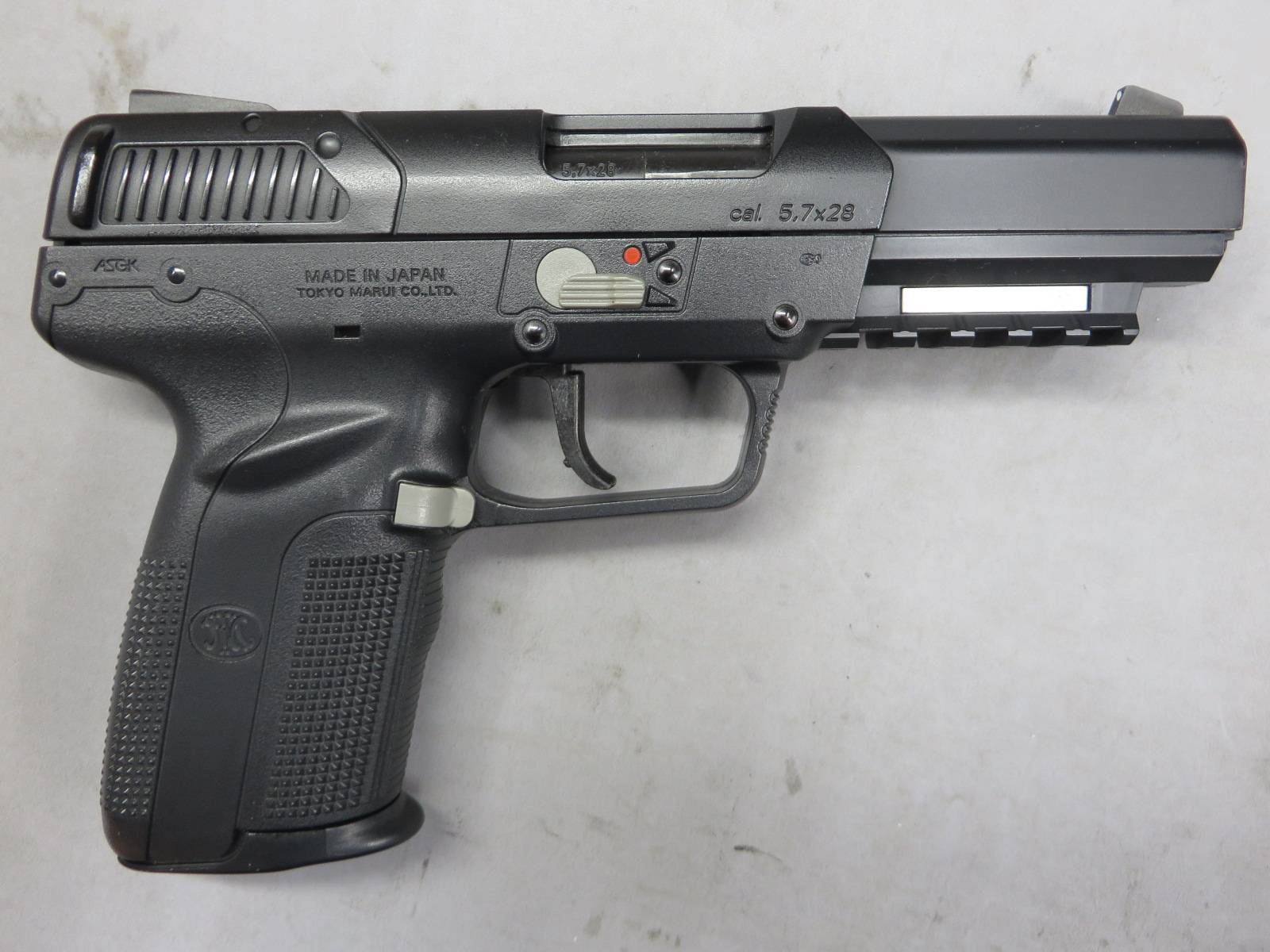 【東京マルイ】FN5-7　ファイブセブン　ブラック