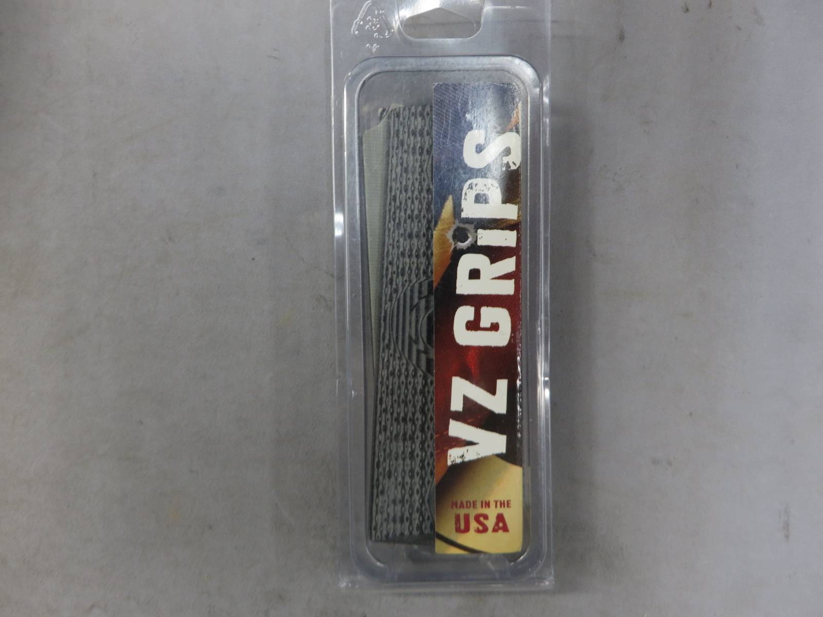 【Vz Grips】G10グリップ 1911 ダブルダイヤモンド Colt ロゴ Gry