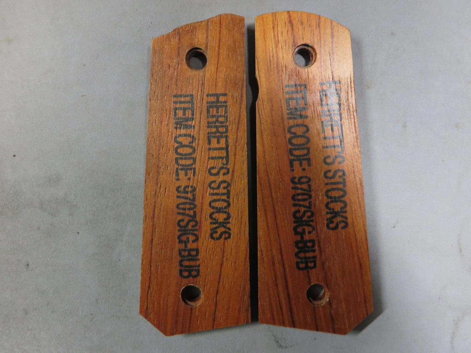 【へレッツ】M1911 フルサイズ フルチェッカー グリップ