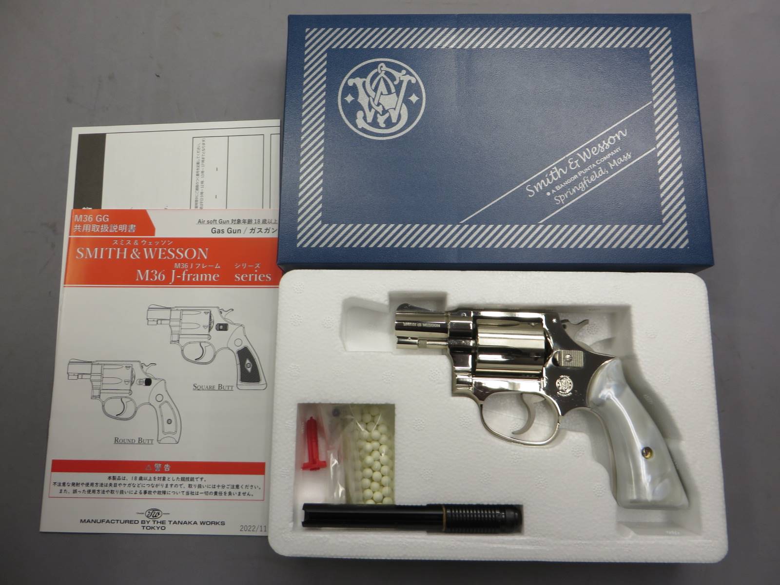 【タナカ】S&W M36 Chiefs Special 2inch スクエアバット “Travis” モデル ニッケルフィニッシュ Version.2
