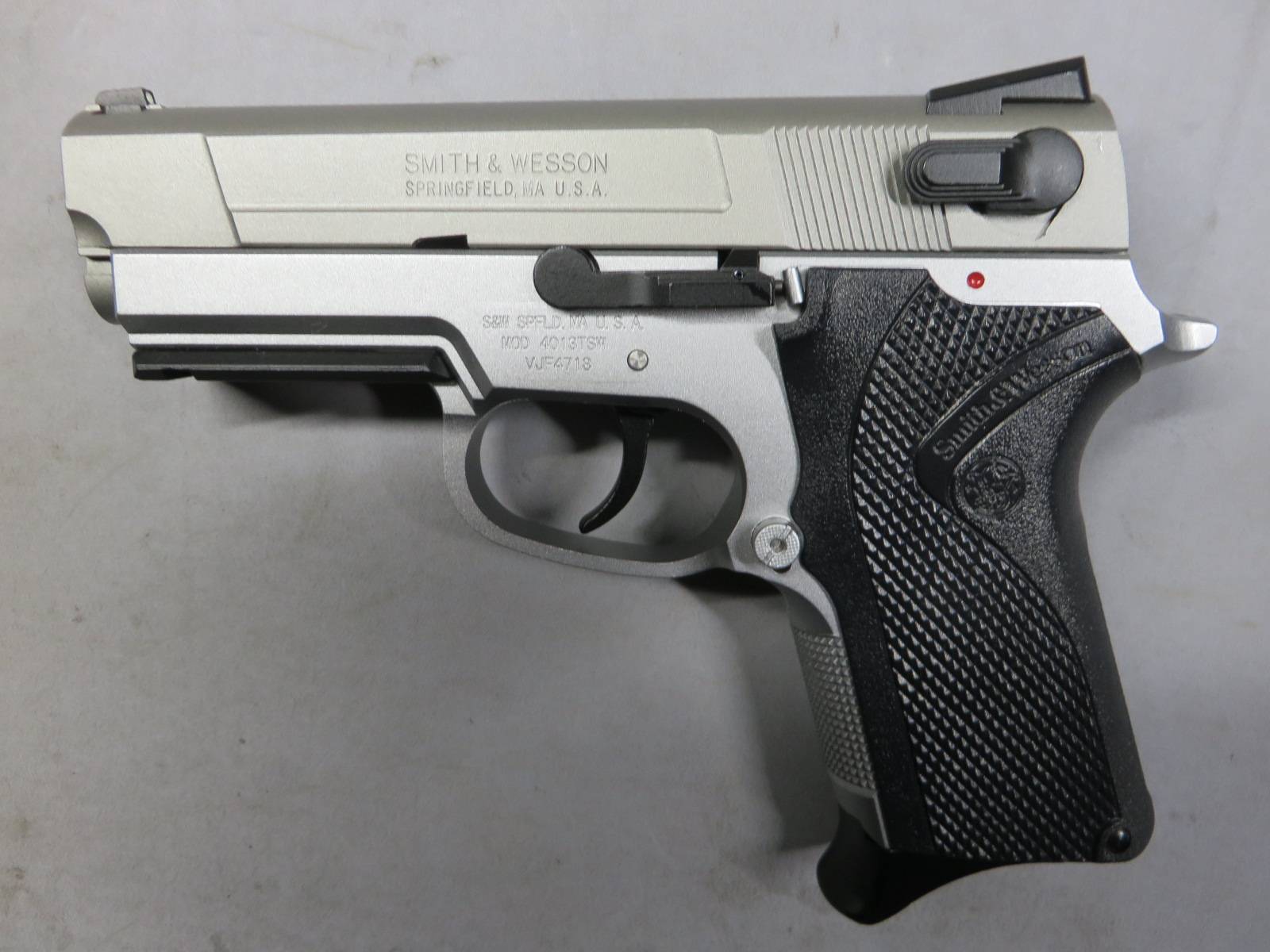 【ウエスタンアームズ】S&W M4013 TSW ステップイドスライド