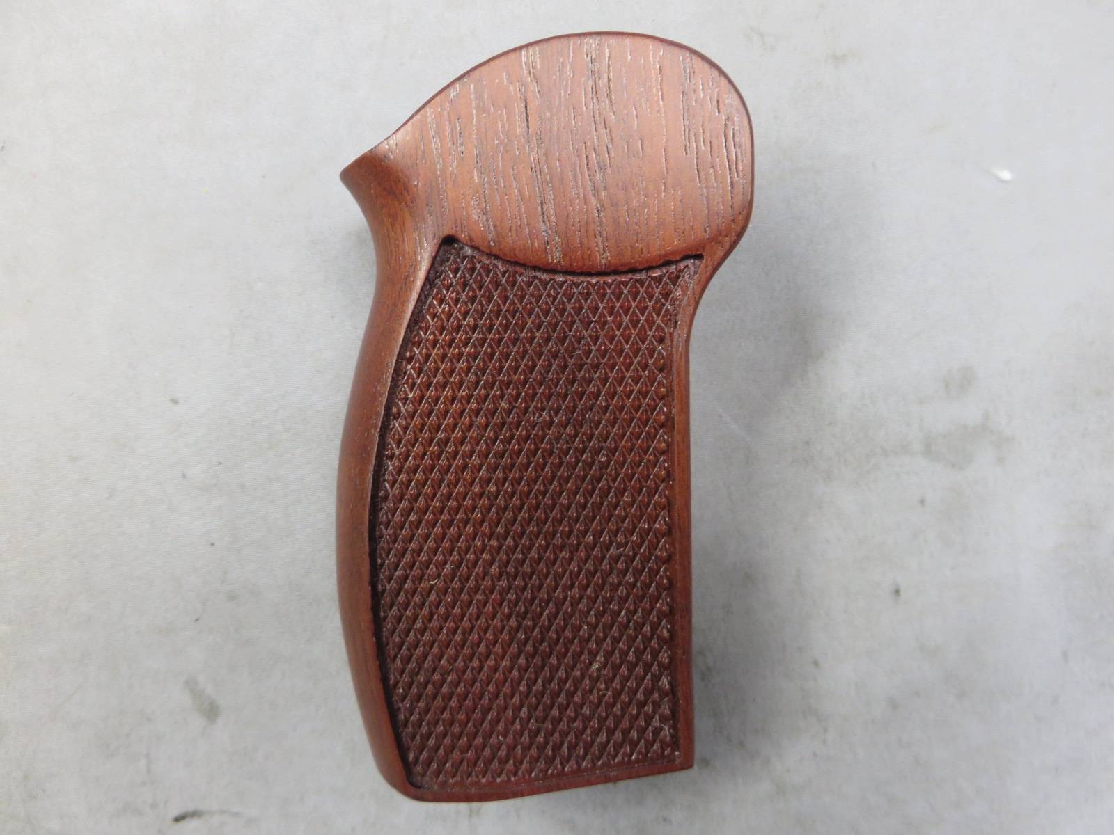 【If-Product】マカロフ ウォールナット 木製グリップ（KSC）