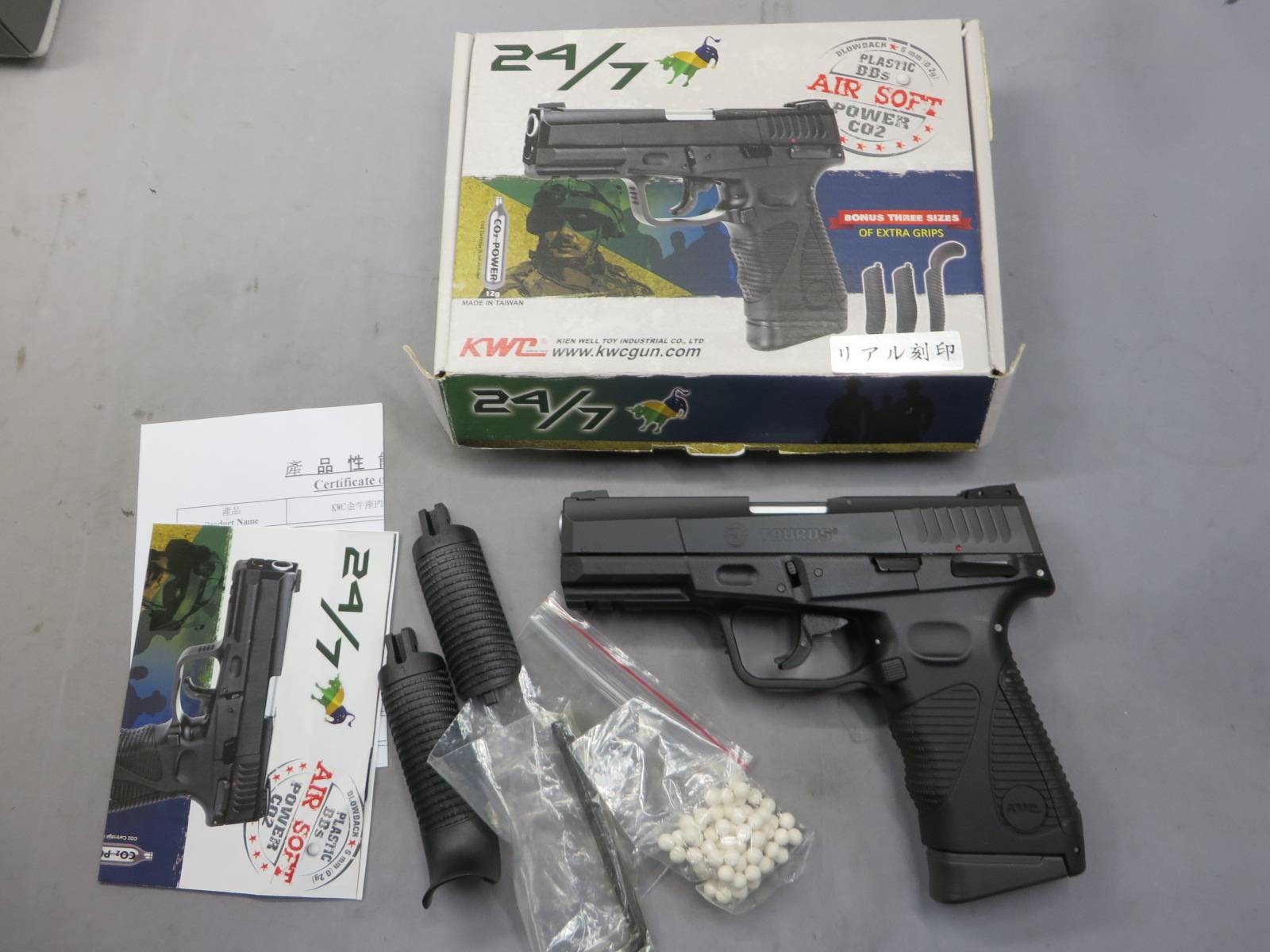 【KWC】TAURUS・トーラスPT 24/7 メタルスライド・リアル刻印 CO2