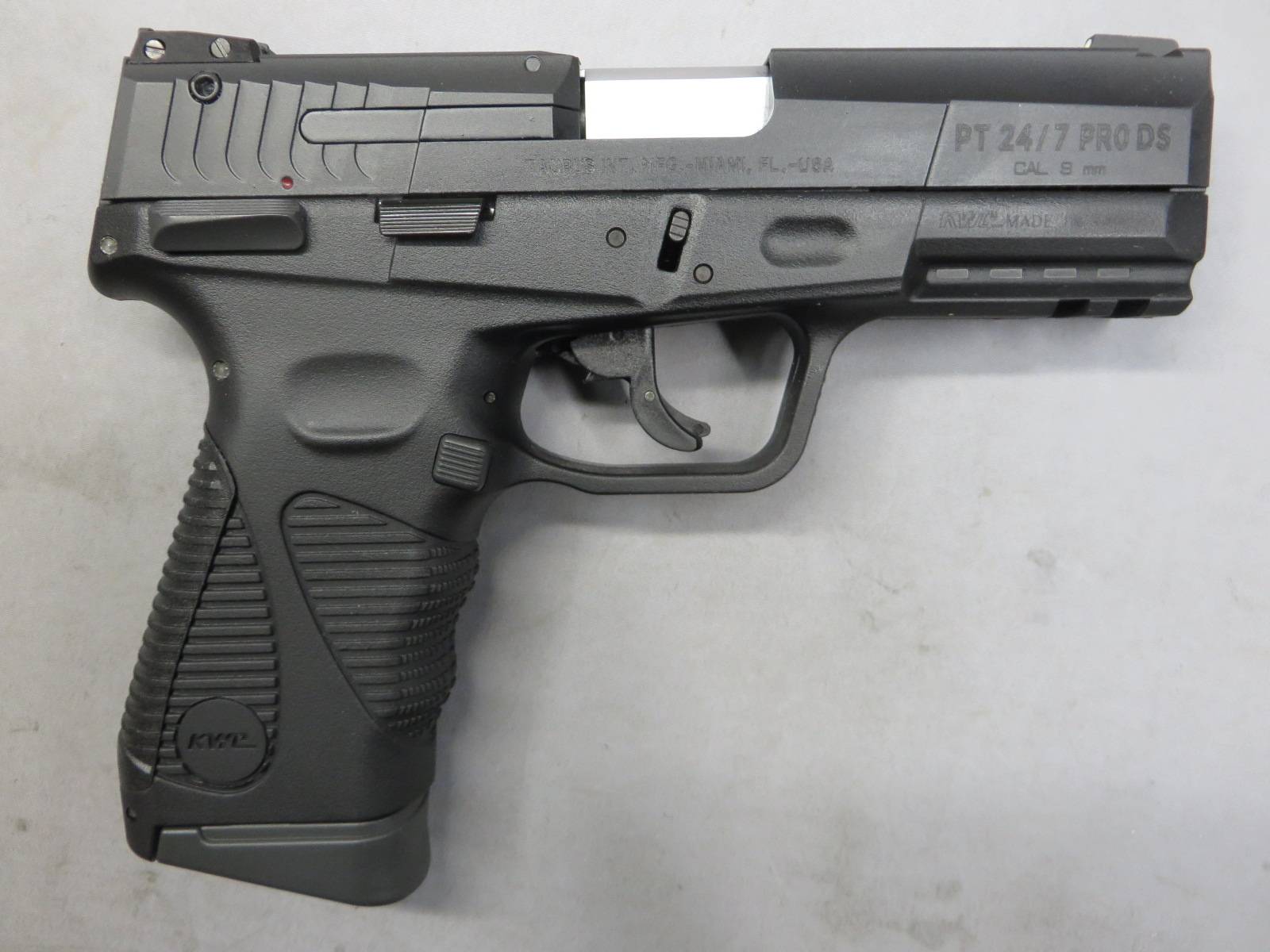 【KWC】TAURUS・トーラスPT 24/7 メタルスライド・リアル刻印 CO2