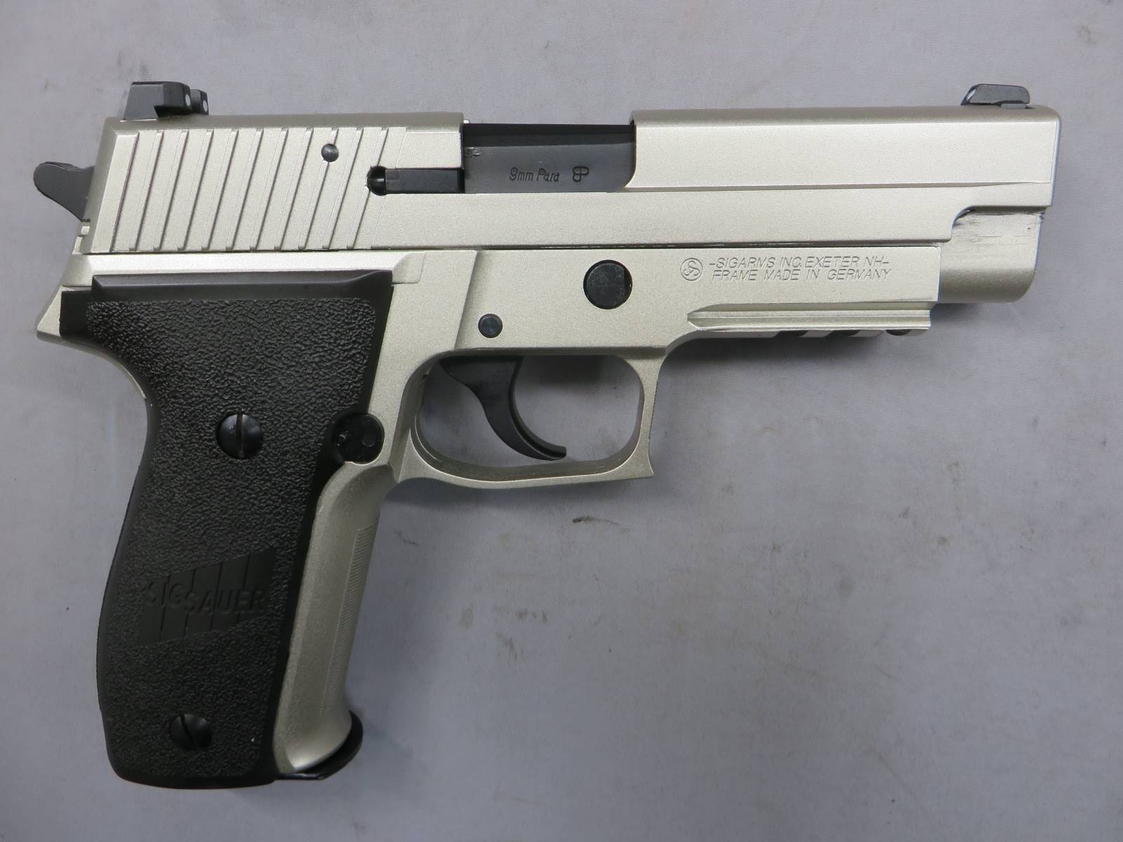 【タナカ】SIG SAUER P226 レイルドフレイム WARM Silver オールHW Evolution2 モデルガン