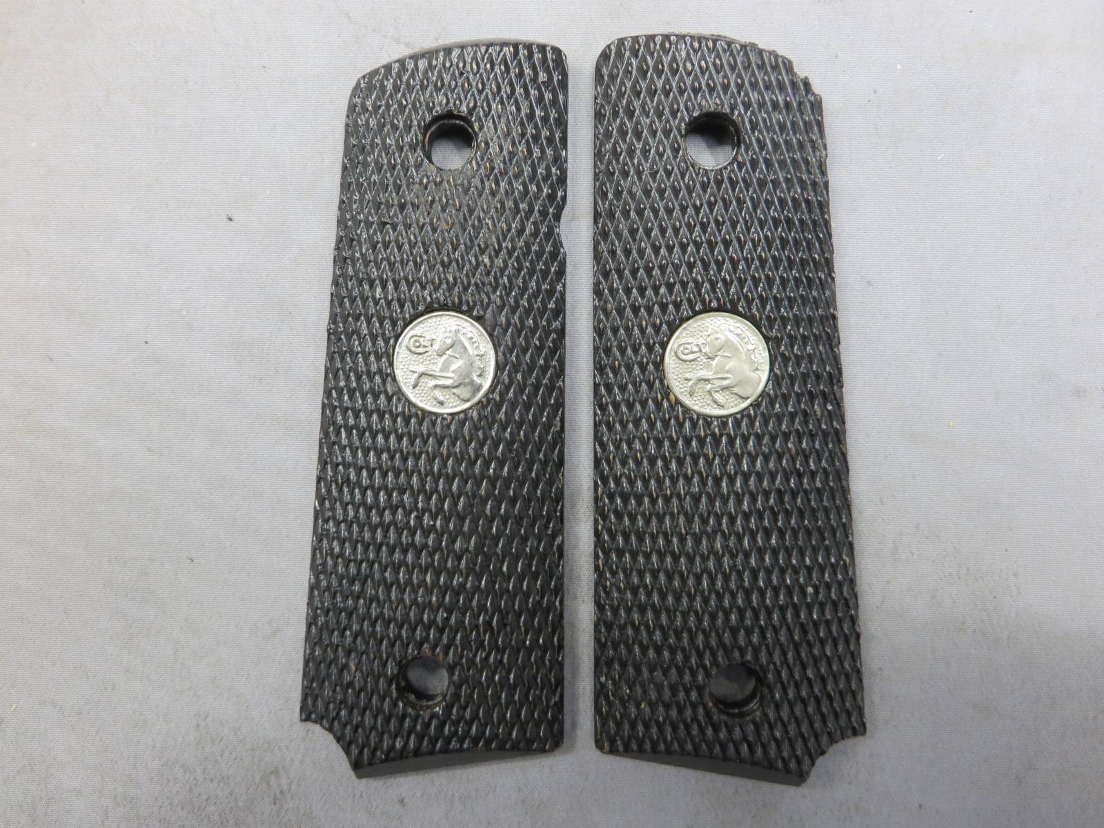 【コルト純正】コルト コンパクト・オフィサーズ メダリオン付き 木製グリップ