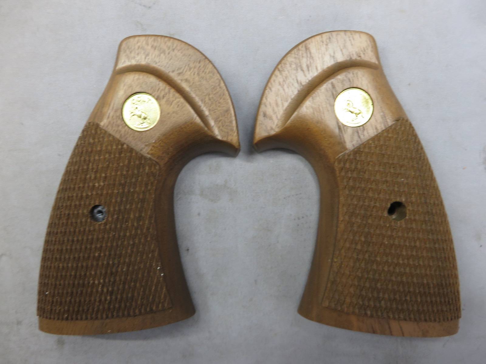 【タナカ】パイソン アメリカンウォールナット オーバーサイズ チェッカー グリップ