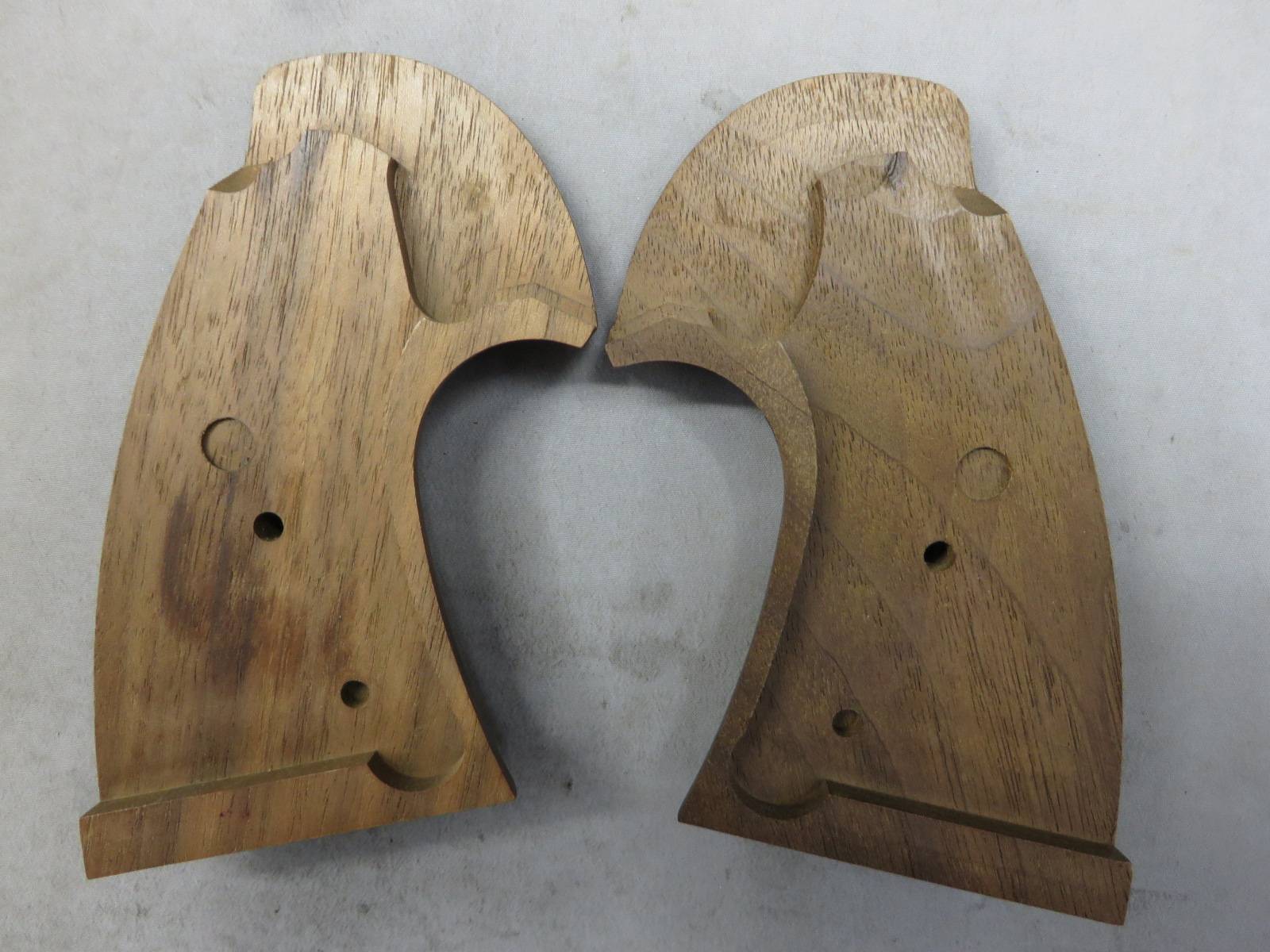 【タナカ】パイソン アメリカンウォールナット オーバーサイズ チェッカー グリップ