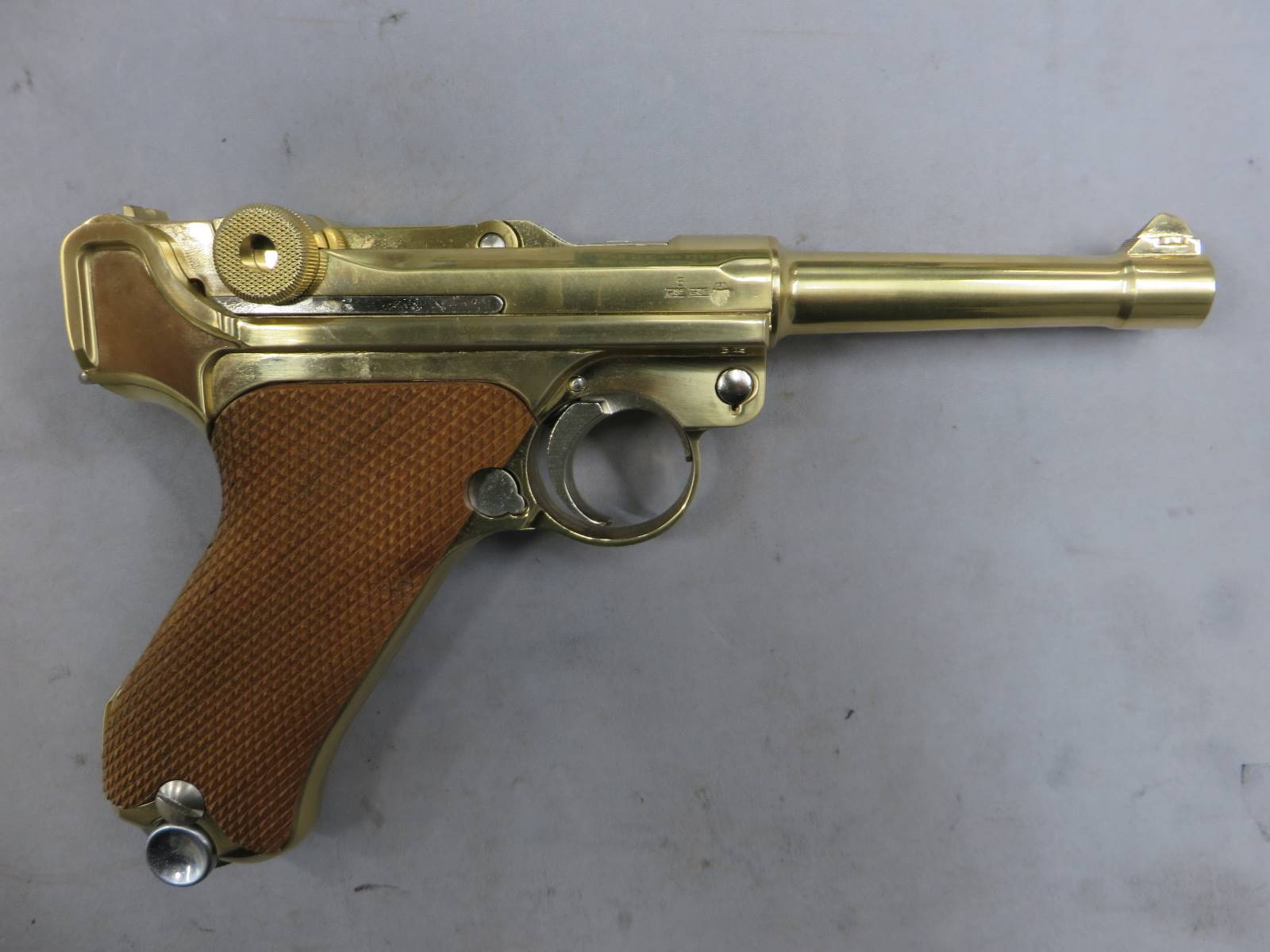 【マルシン】ルガーP08 4in パラベラム チェッカー木製グリップ SMG・金属モデルガン