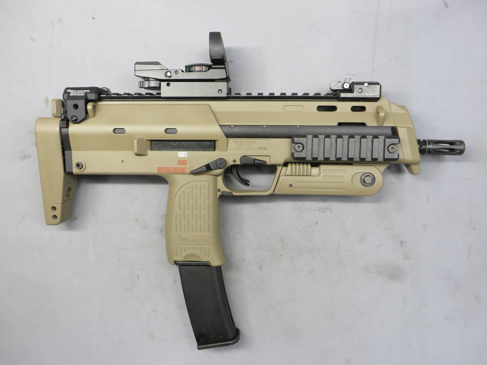 【東京マルイ】 MP7A1 TAN GBB・ダットサイト・スリングスイベルエンド・スリング・スペアマガジン
