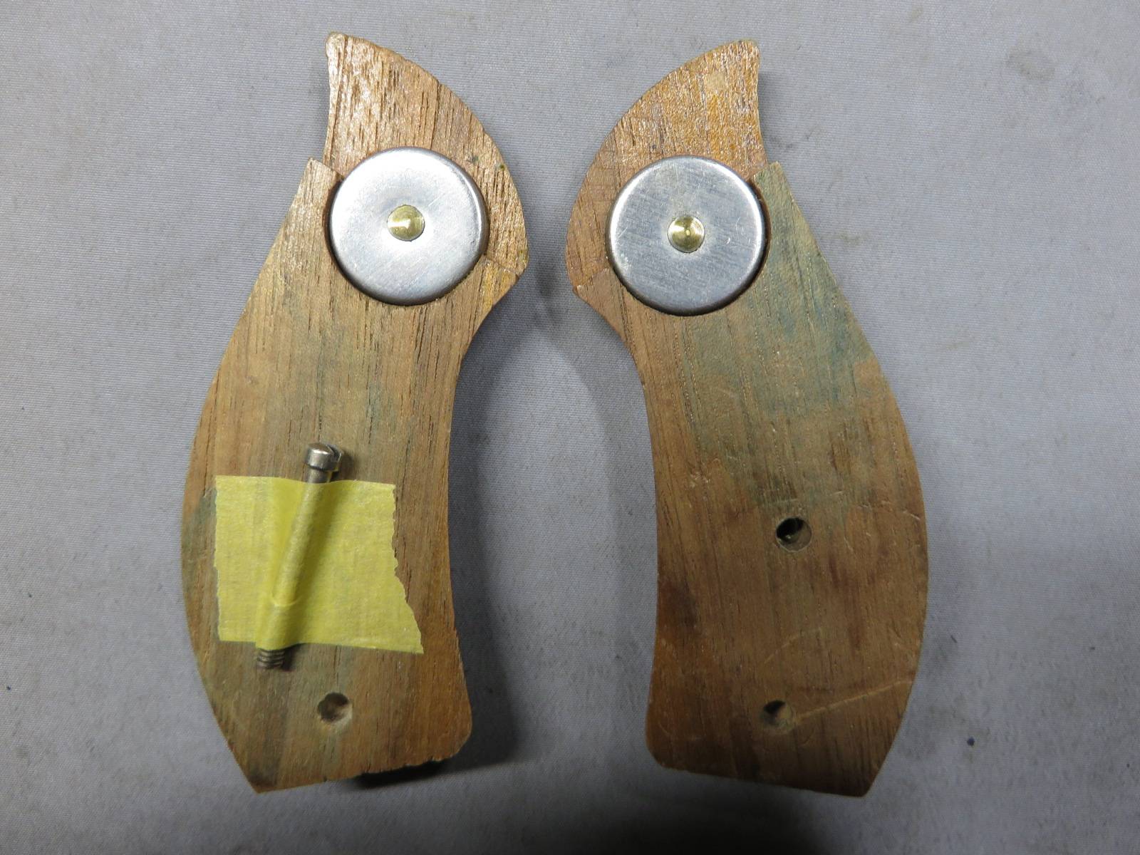 【S&W純正】S&W Jフレーム メダリオン付き 木製グリップ