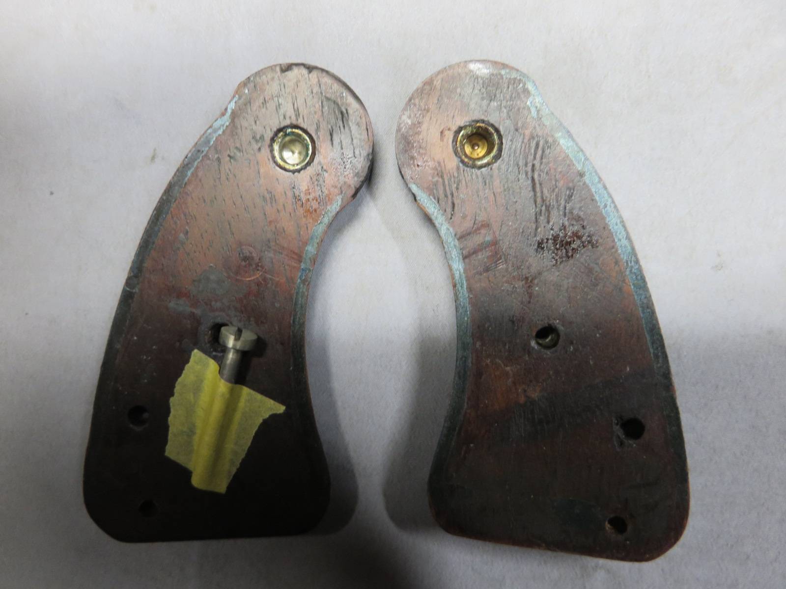 【コルト純正】コルト ディテクティブ（ポリスポジティブ） メダリオン付き 木製グリップ