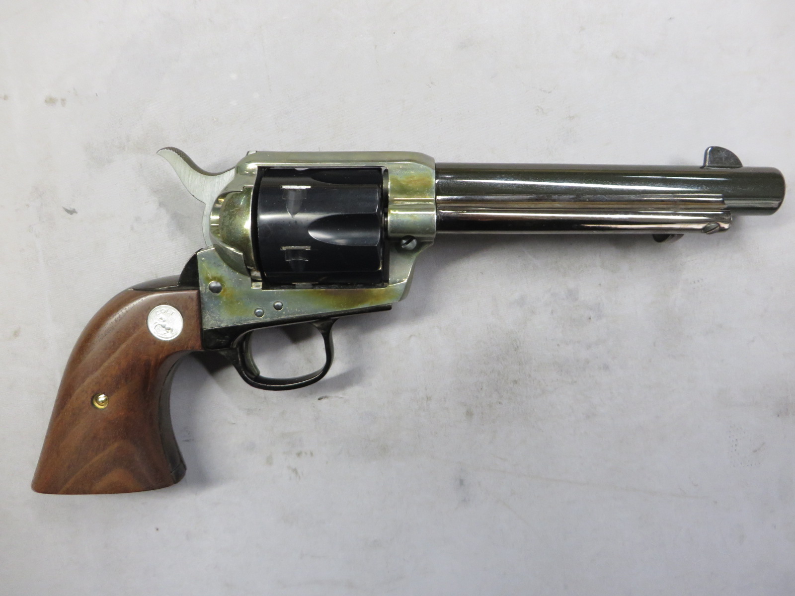 【ハートフォード】SAA.45 メッキ ケースハードン カスタム アーティラリー・木製グリップ  モデルガン