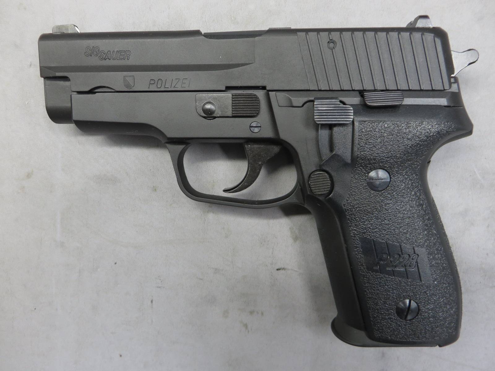 【タナカ】SIG SAUER P228 スイスポリス Ver（現行マガジン）