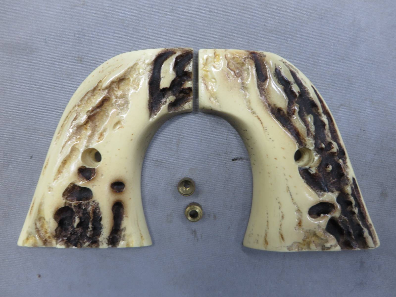 【レザーアート KEIN】SAA.45 スタッグホーン フェイク グリップ